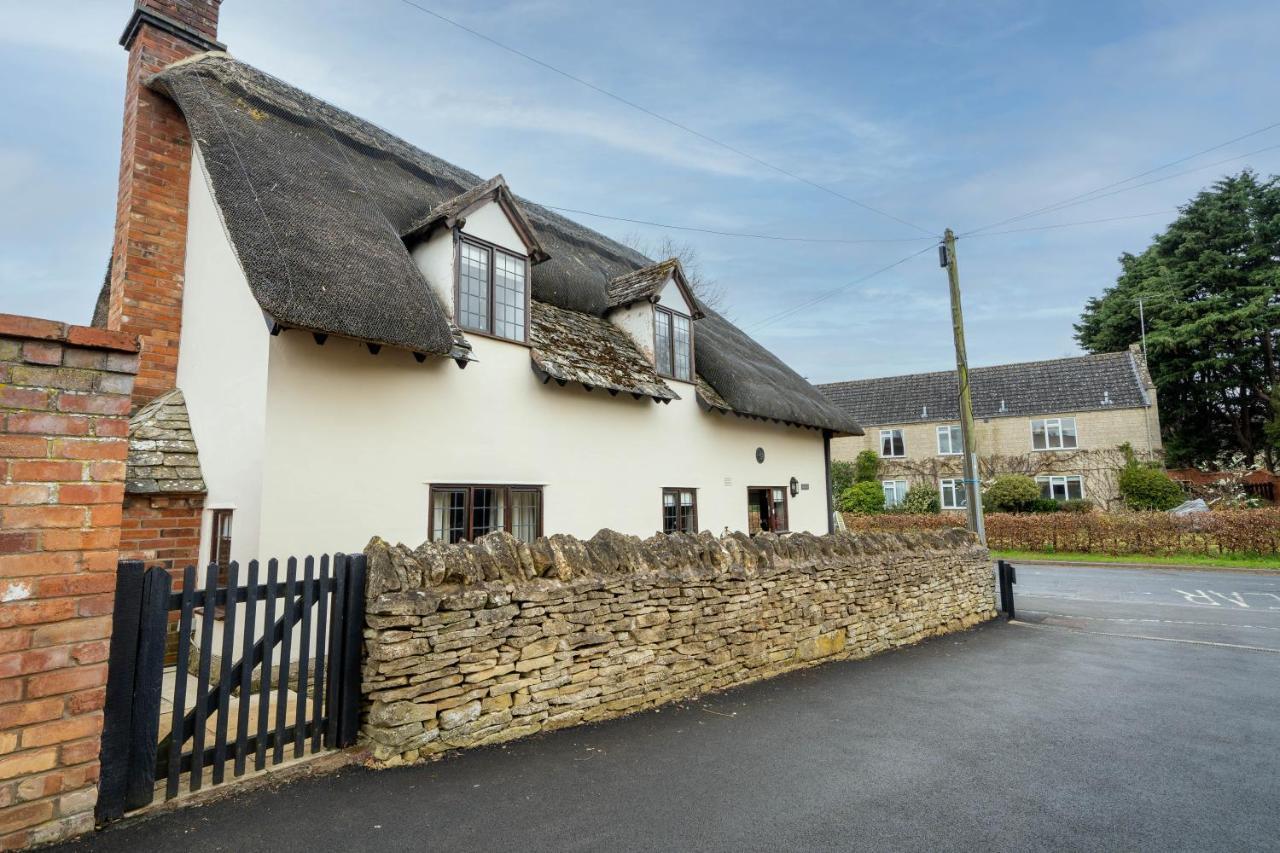 Cotswold Thatched Cottage Mickleton  ภายนอก รูปภาพ