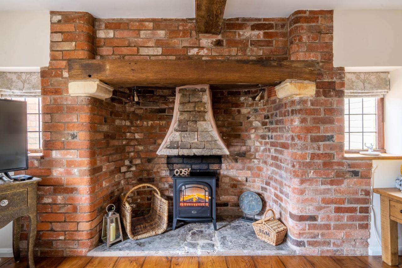 Cotswold Thatched Cottage Mickleton  ภายนอก รูปภาพ