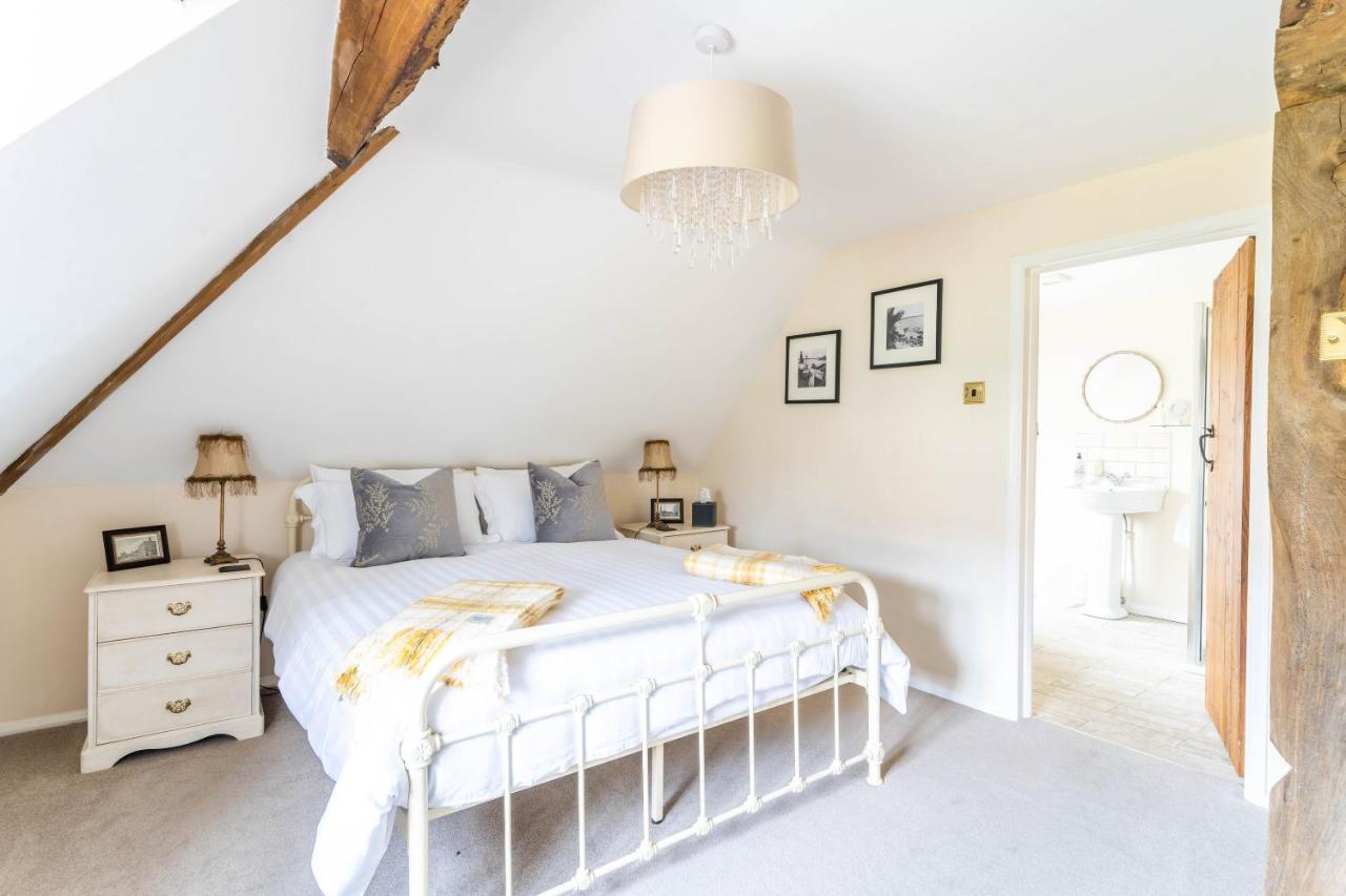 Cotswold Thatched Cottage Mickleton  ภายนอก รูปภาพ