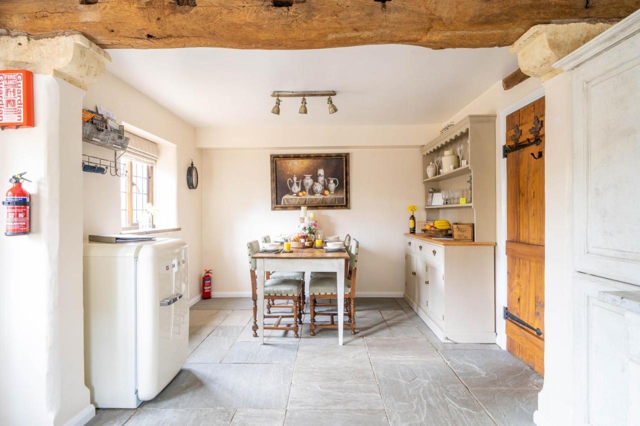 Cotswold Thatched Cottage Mickleton  ภายนอก รูปภาพ